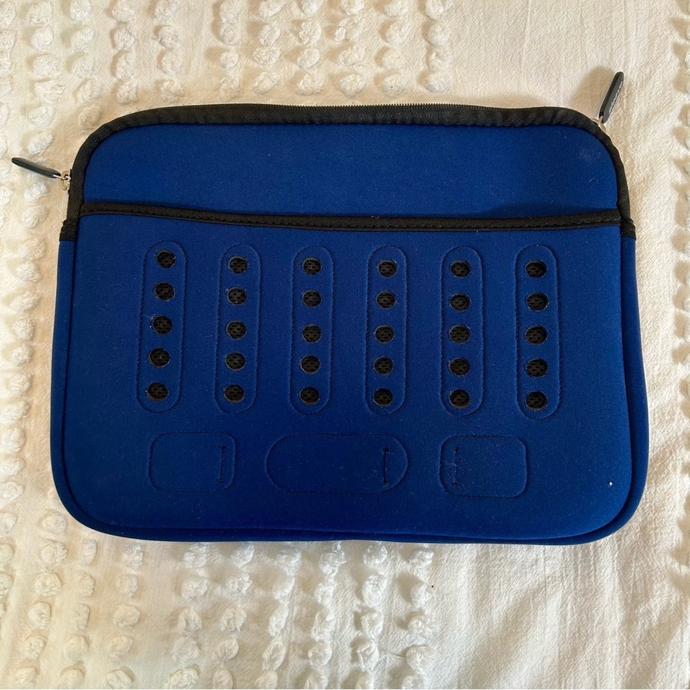 13” Blue University of Michigan Neoprene Laptop Case - Picture 4 of 5